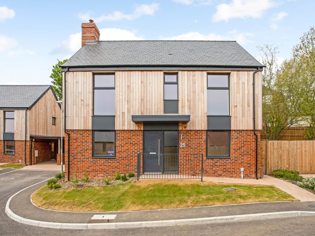 4 bed detached house to rent in Riverside Rise, Allington, Salisbury