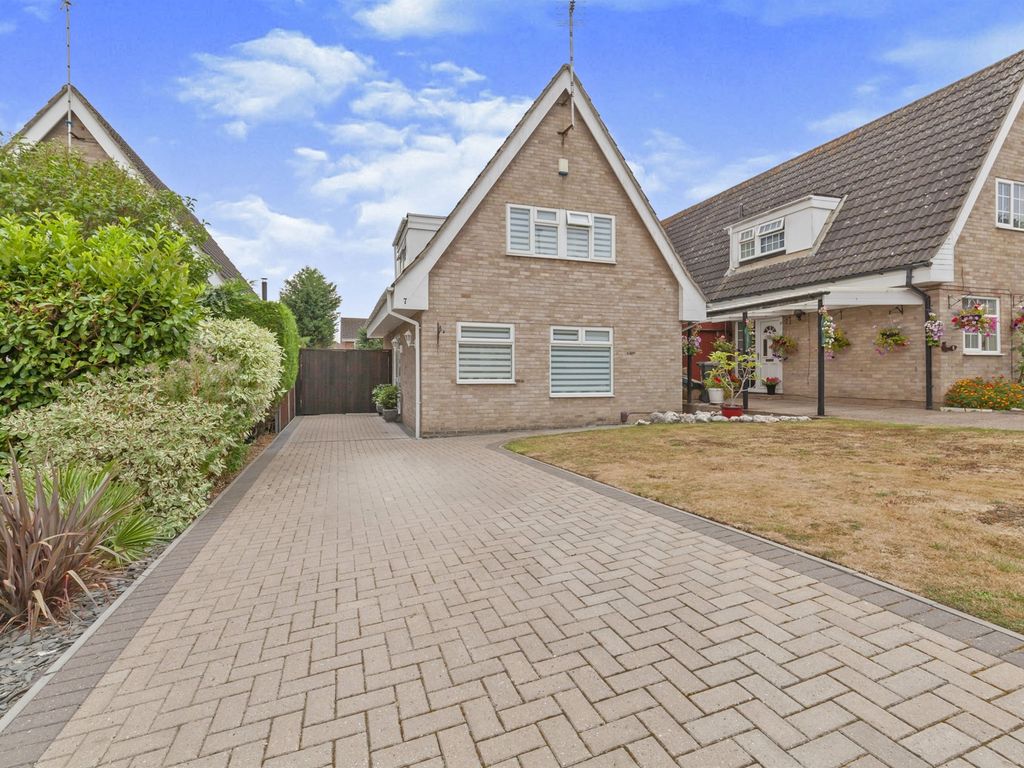 3 bed detached house for sale in Abbots Close, Humberstone, Leicester