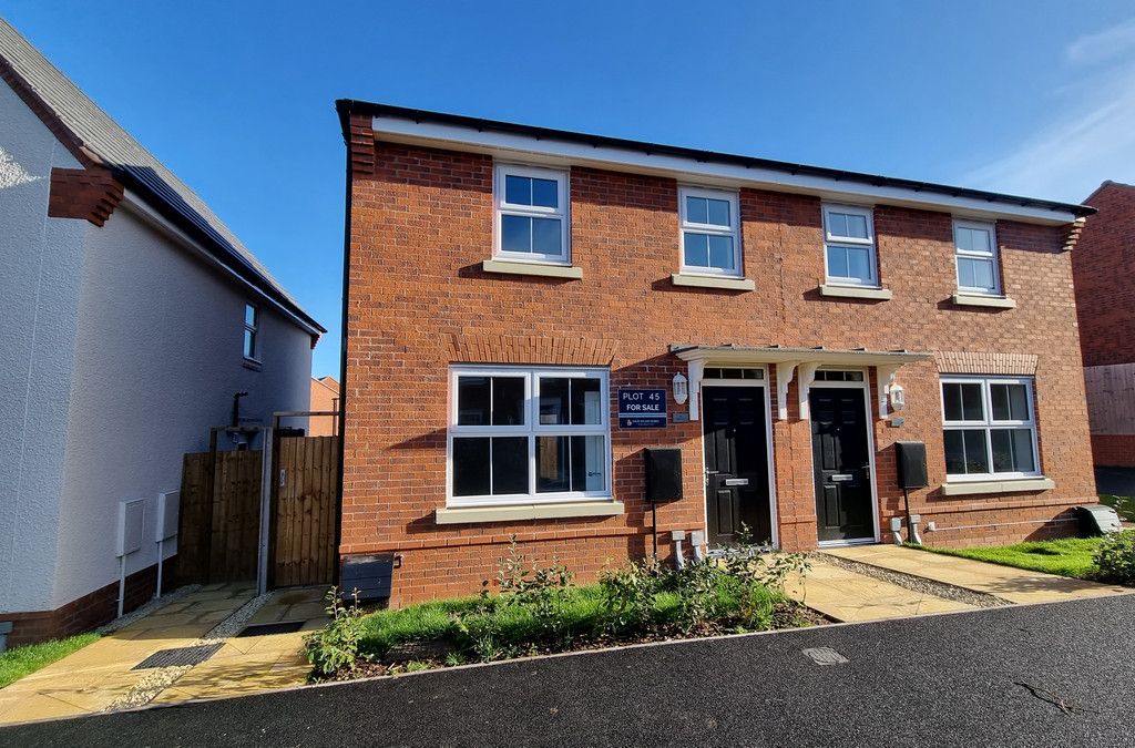 New home, 3 bed semidetached house for sale in Station Road,