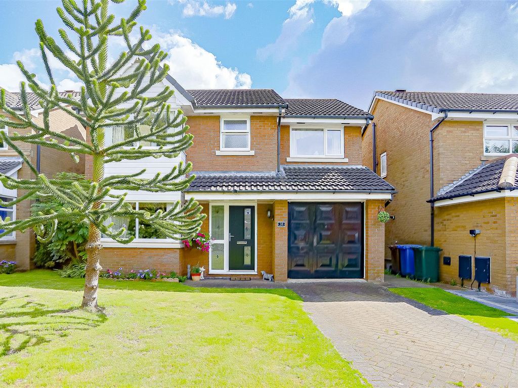 4 bed detached house for sale in Bracken Close, Chorley PR6, £300,000