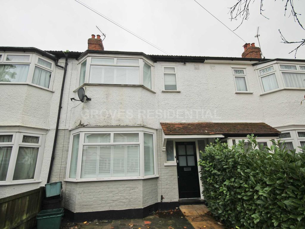 4 bed terraced house to rent in Stanley Avenue, New Malden KT3, £2,600