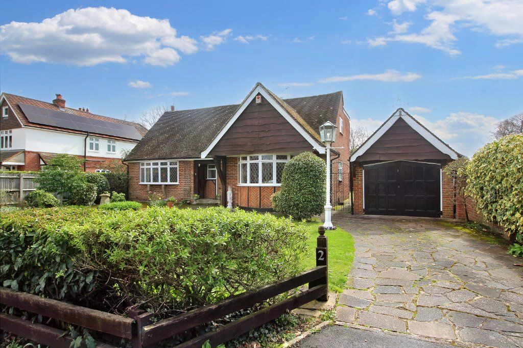 3 bed bungalow for sale in Velmead Road, Fleet, Hampshire GU52 Zoopla