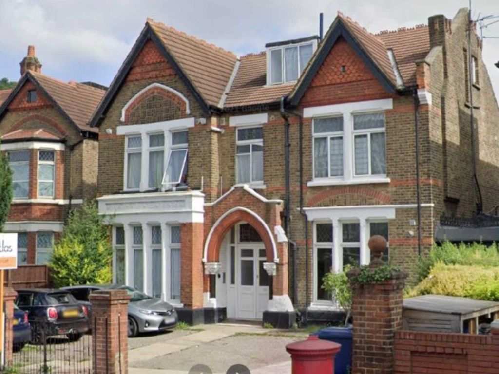 Studio to rent in Uxbridge Road, Acton, London W3 Zoopla