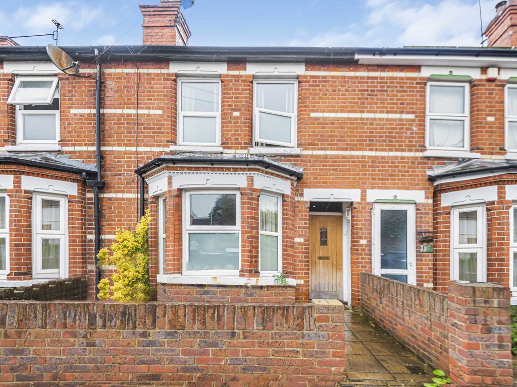 5 bed terraced house for sale in Waverley Road, Reading RG30, £425,000