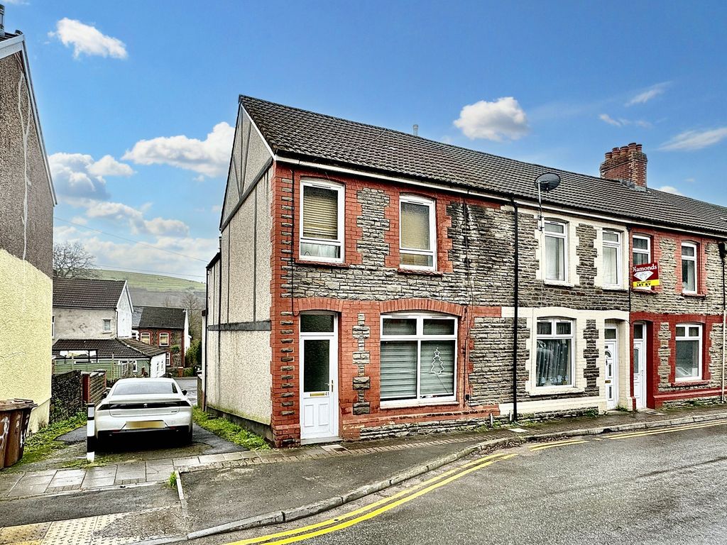 3 bed end terrace house for sale in Llanbradach, Caerphilly CF83, £