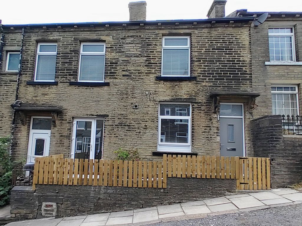 3 bed terraced house for sale in Moss Street, Thornton, Bradford BD13 Zoopla
