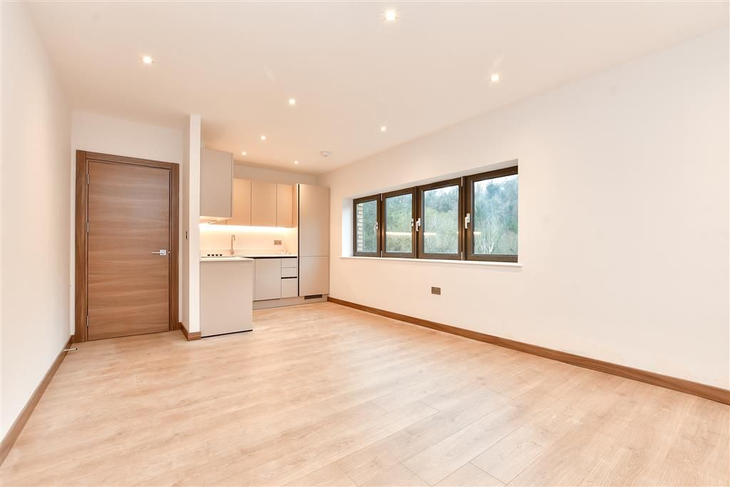 New home, 2 bed flat for sale in Croydon Road, Caterham, Surrey CR3, £