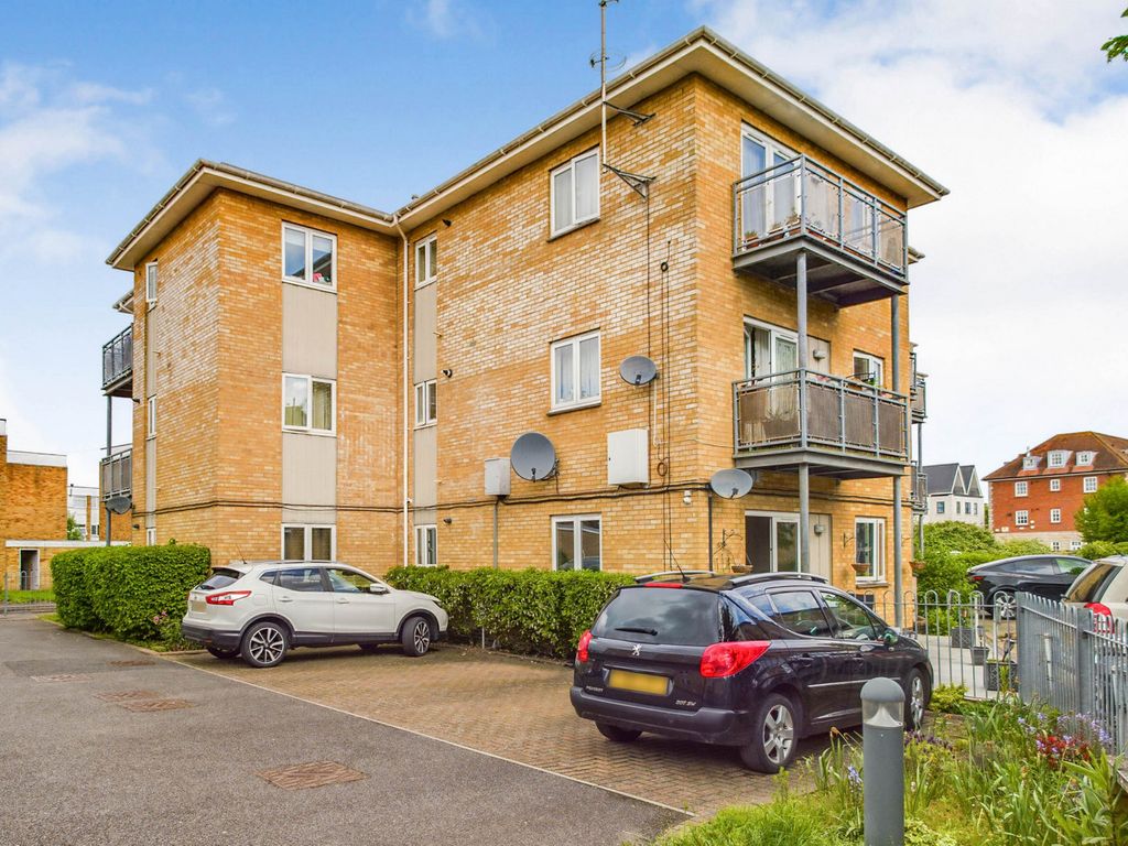 2 bed flat for sale in Keel Apartments, Bridge Wharf, Chertsey KT16 Zoopla