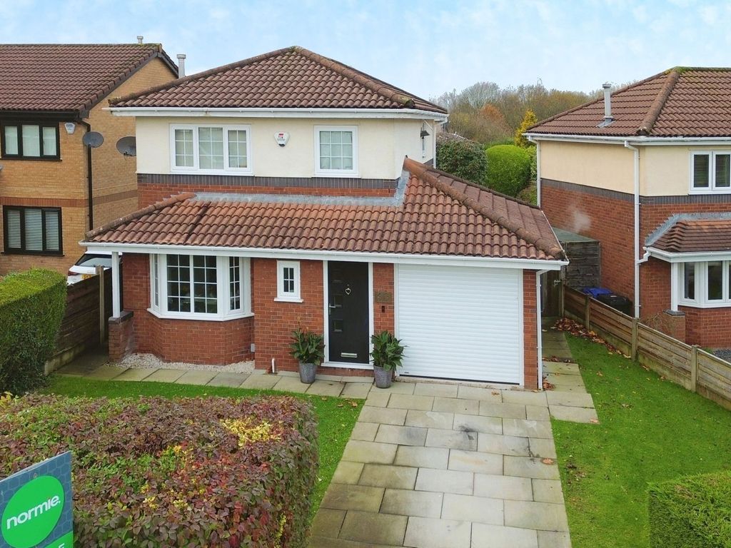 3 bed detached house for sale in Chapeltown Road, Radcliffe M26, £