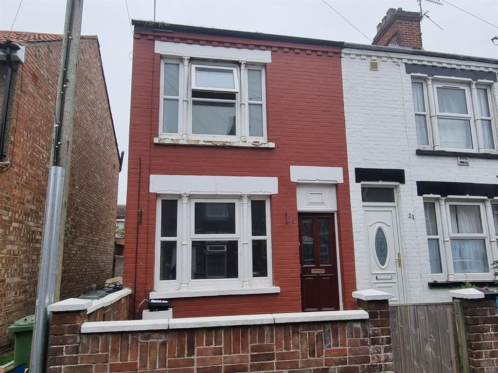 3 bed end terrace house for sale in North Road, Gorleston, Great