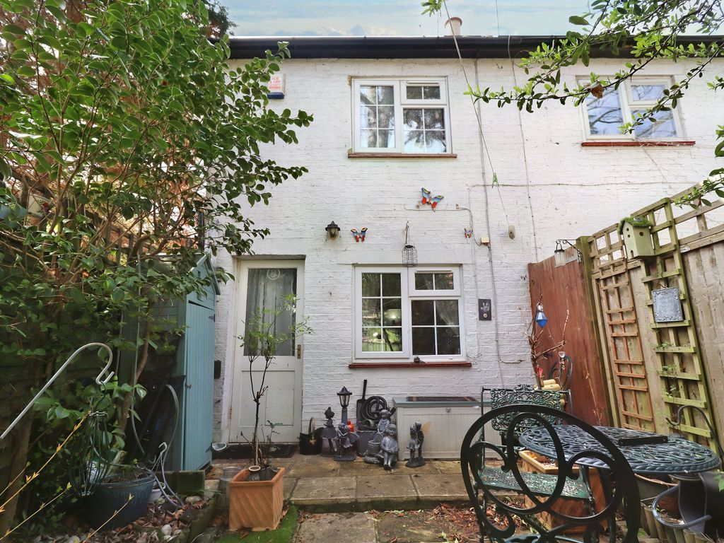 1 bed cottage for sale in Herne Road, Surbiton KT6 Zoopla