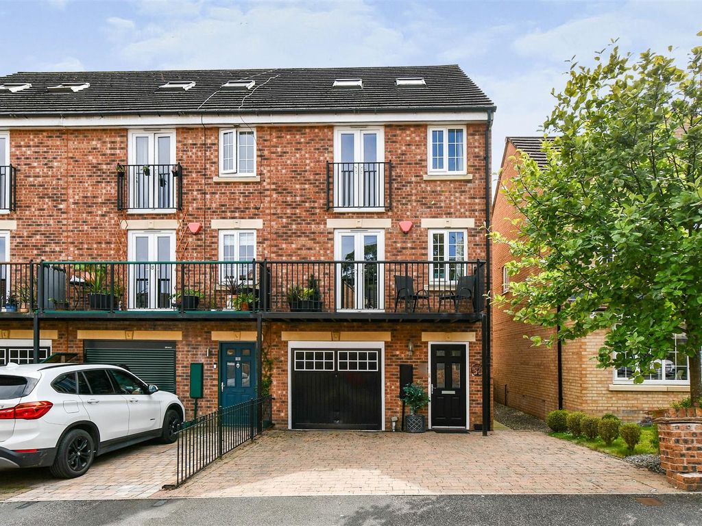 5 bed town house for sale in Principal Rise, Dringhouses, York YO24, £