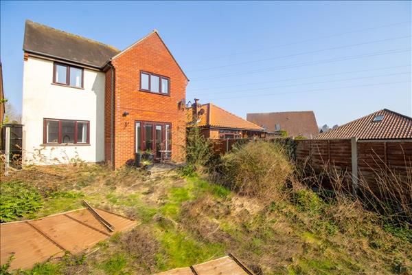 Swan Close, Colchester, Essex CO4  