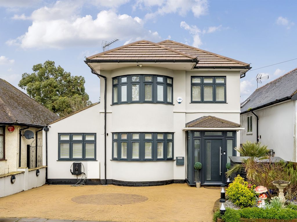 4 bed detached house for sale in Rosewood Drive, Enfield EN2, £1,000,000 Zoopla