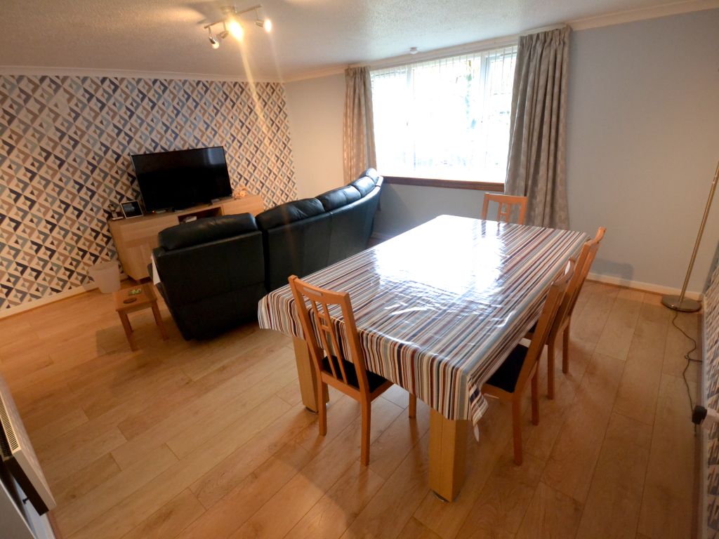 3 bed flat for sale in Braehead Road, Cumbernauld G67, £55,000 Zoopla