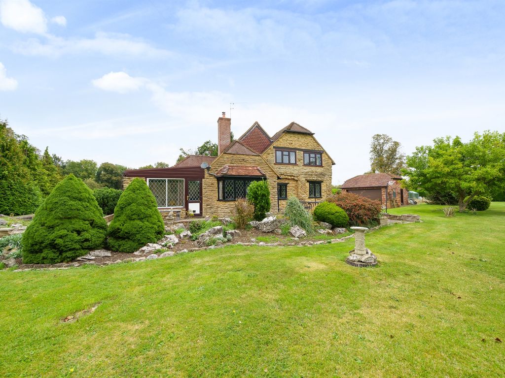 4 bed detached house for sale in River Road, Taplow, Maidenhead SL6, £