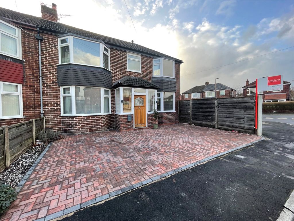 4 bed semidetached house for sale in Ellesmere Drive, Cheadle, Greater