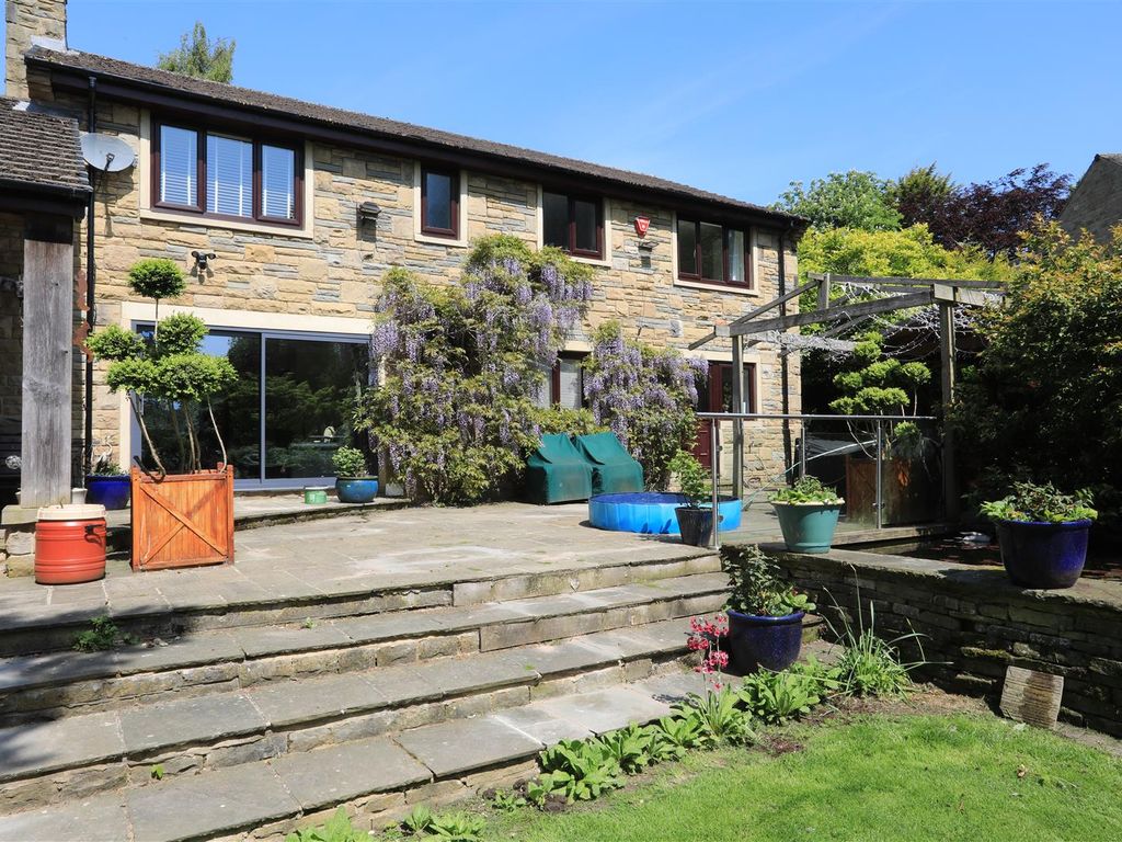 6 bed detached house for sale in Delph Wood Close, Gilstead, Bingley