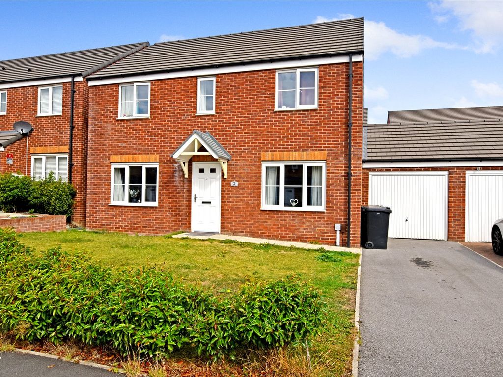 4 bed detached house for sale in Settle Vale, Morley, Leeds, West