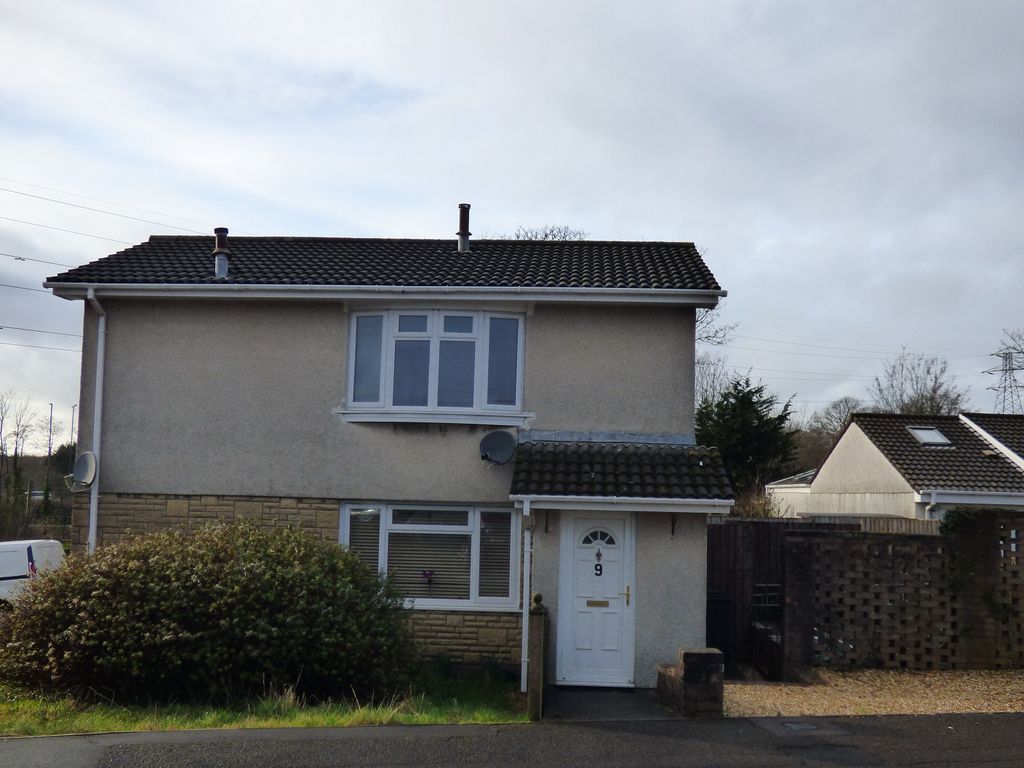 2 bed flat to rent in Bay View Gardens, Skewen, Neath . SA10 Zoopla