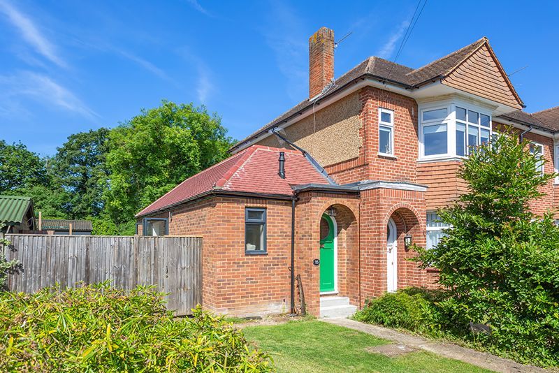 3 bed flat for sale in Warwick Road, Thames Ditton KT7 Zoopla