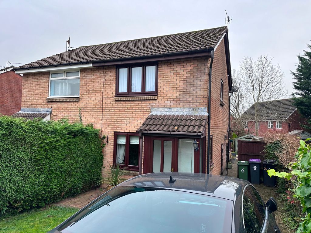 2 bed semidetached house to rent in Open Hearth Close, Griffithstown