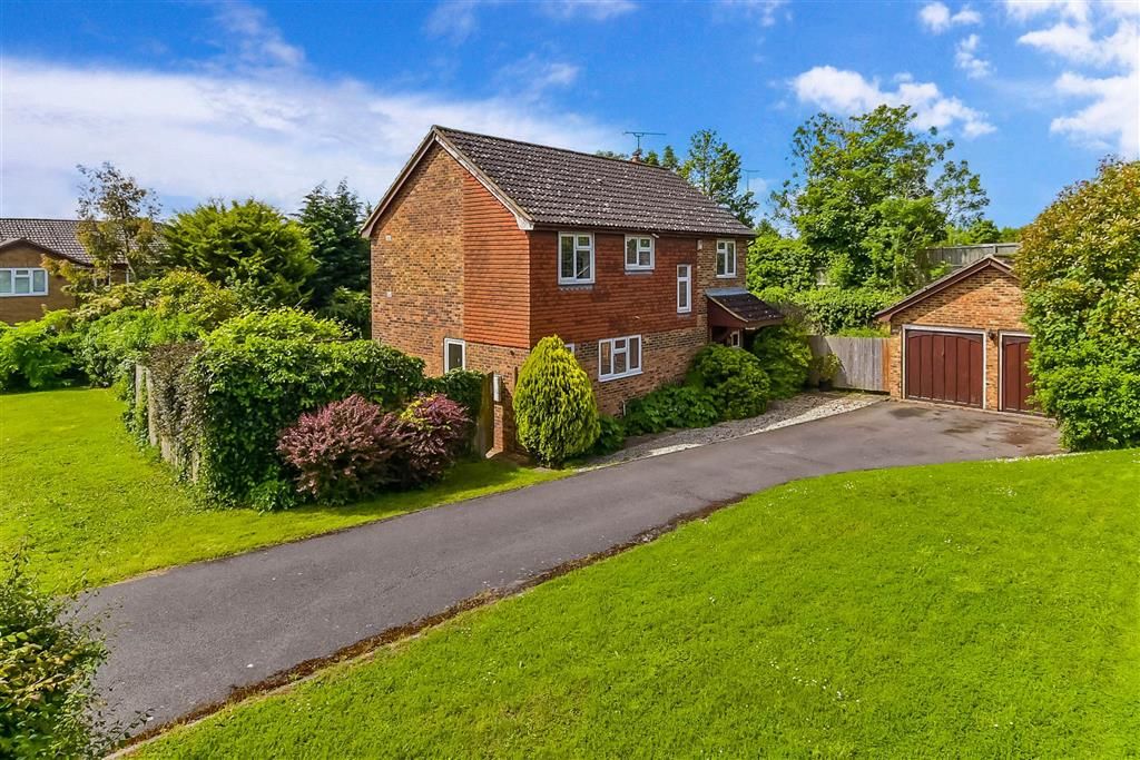 4 bed detached house for sale in Tollgate Way, Sandling, Maidstone