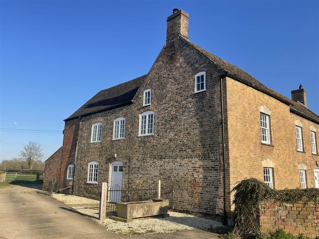 3 bed cottage to rent in Bristol Road, Cambridge, Gloucester GL2 Zoopla
