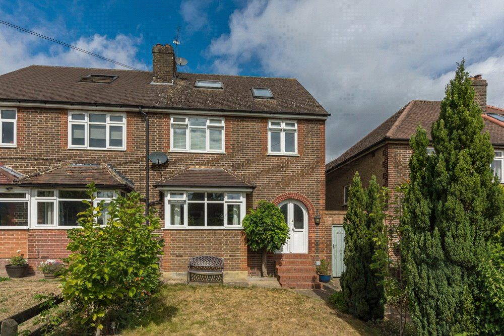 4 bed semidetached house for sale in Watford Road, Croxley Green