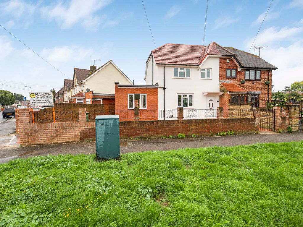 4 bed semidetached house to rent in Collingwood Road, Hillingdon