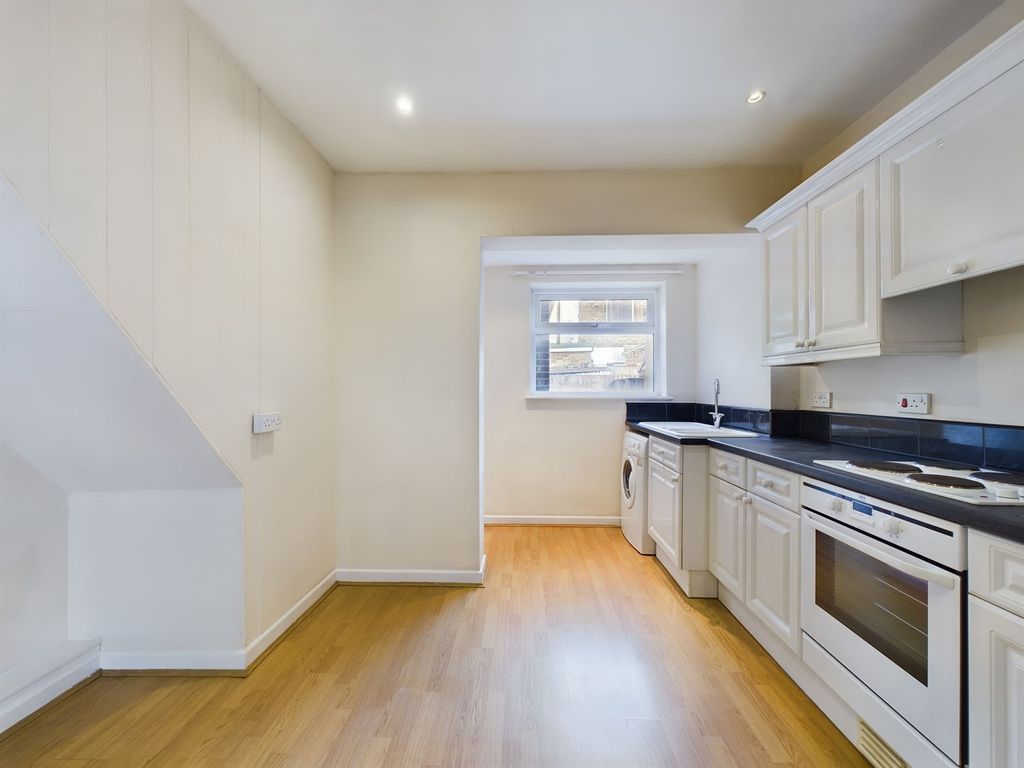 2 bed terraced house to rent in Castle Grove, Perth Street West HU5