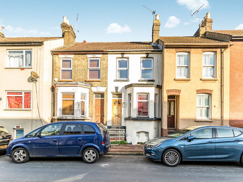 3 bed terraced house to rent in Thorold Road, Chatham, Kent ME5 Zoopla