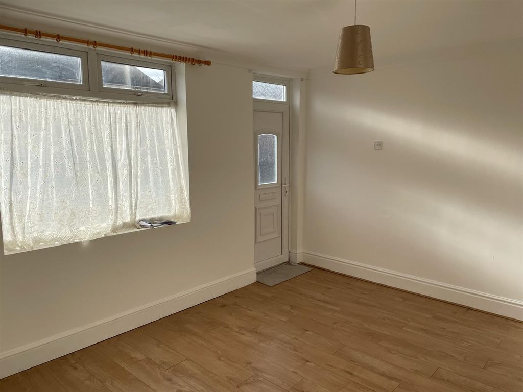 2 bed terraced house to rent in Smith Street, Mansfield