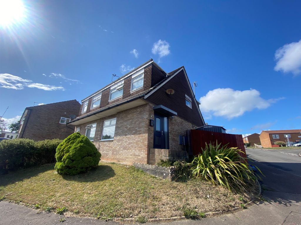 3 bed semidetached house for sale in Newgale Close, Barry CF62, £