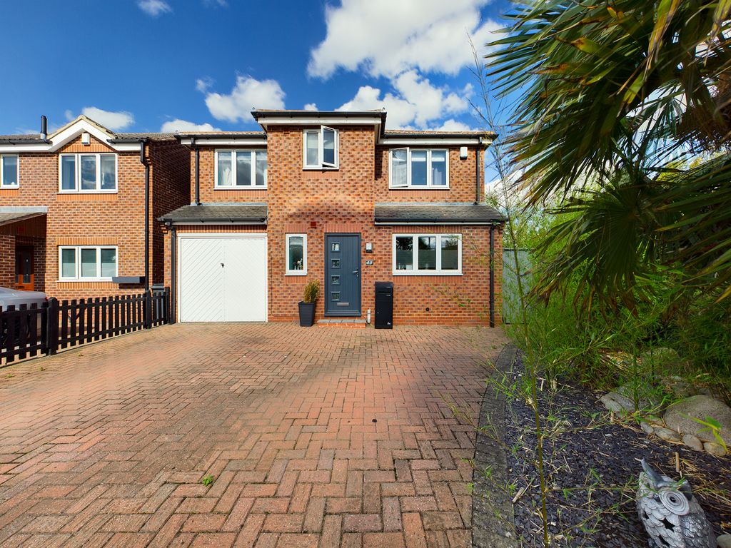 4 bed detached house for sale in Trenton Drive, Long Eaton, Nottingham