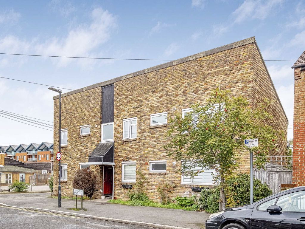 2 bed flat for sale in Leyton Road, London SW19 Zoopla