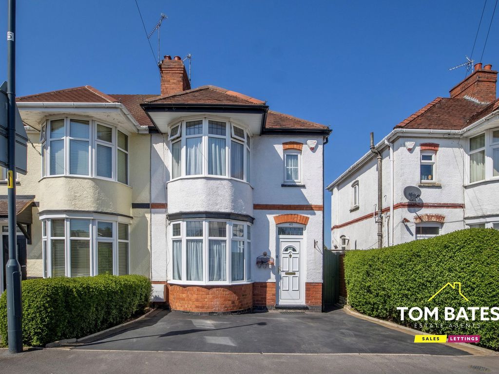 3 bed semidetached house for sale in Carisbrook Road, Nuneaton CV10