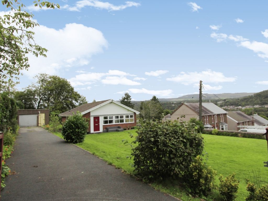 3 bed detached bungalow for sale in Heathfield Road, Pontardawe SA8, £