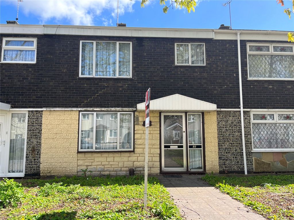 3 bed terraced house for sale in Neville Shaw, Basildon, Essex SS14