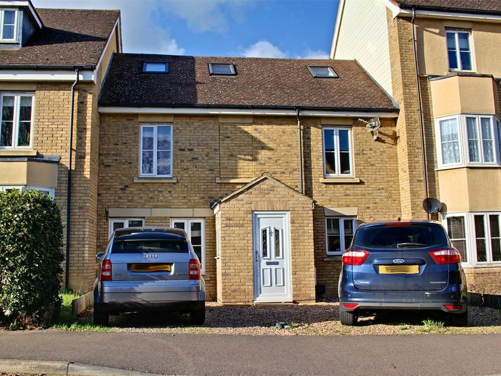 4 bed terraced house for sale in North Lodge Drive, Papworth Everard