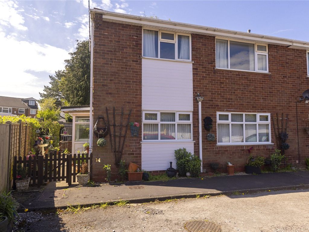 3 bed for sale in Leafield Gardens, Halesowen, West Midlands