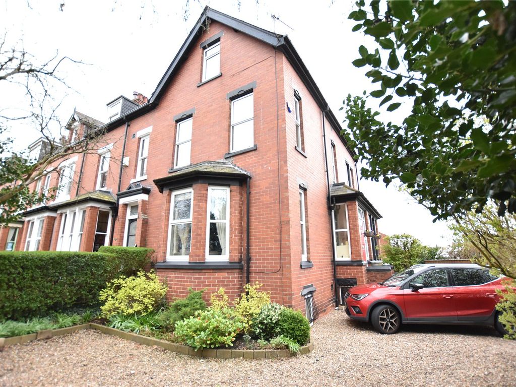 5 bed terraced house for sale in Chestnut Avenue, Leeds, West Yorkshire