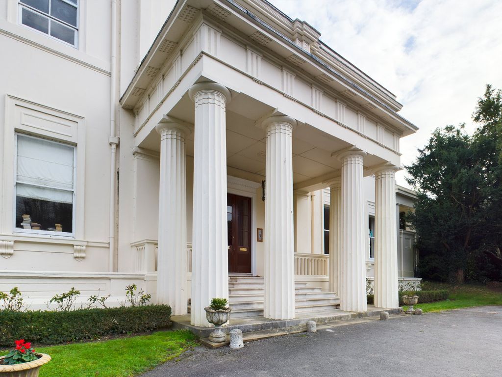 2 bed flat for sale in Laleham Abbey, Laleham Park, StainesUponThames