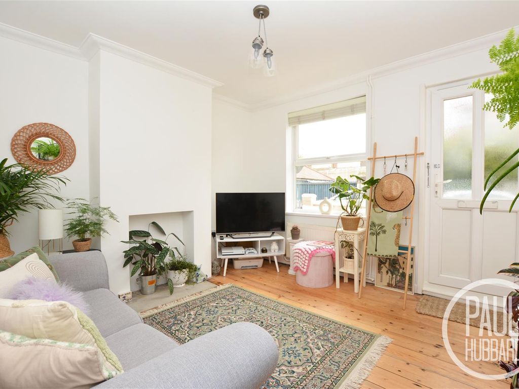 3 bed terraced house for sale in Lovewell Road, Kirkley NR33, £155,000