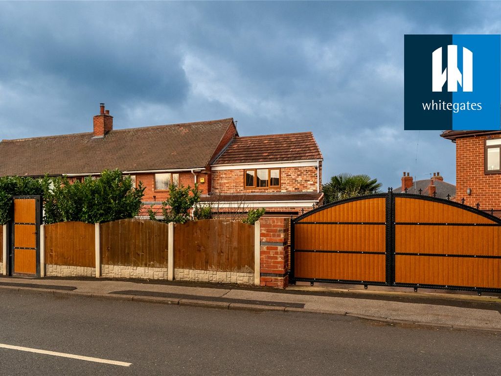 4 bed semidetached house for sale in Broad Lane, South Elmsall