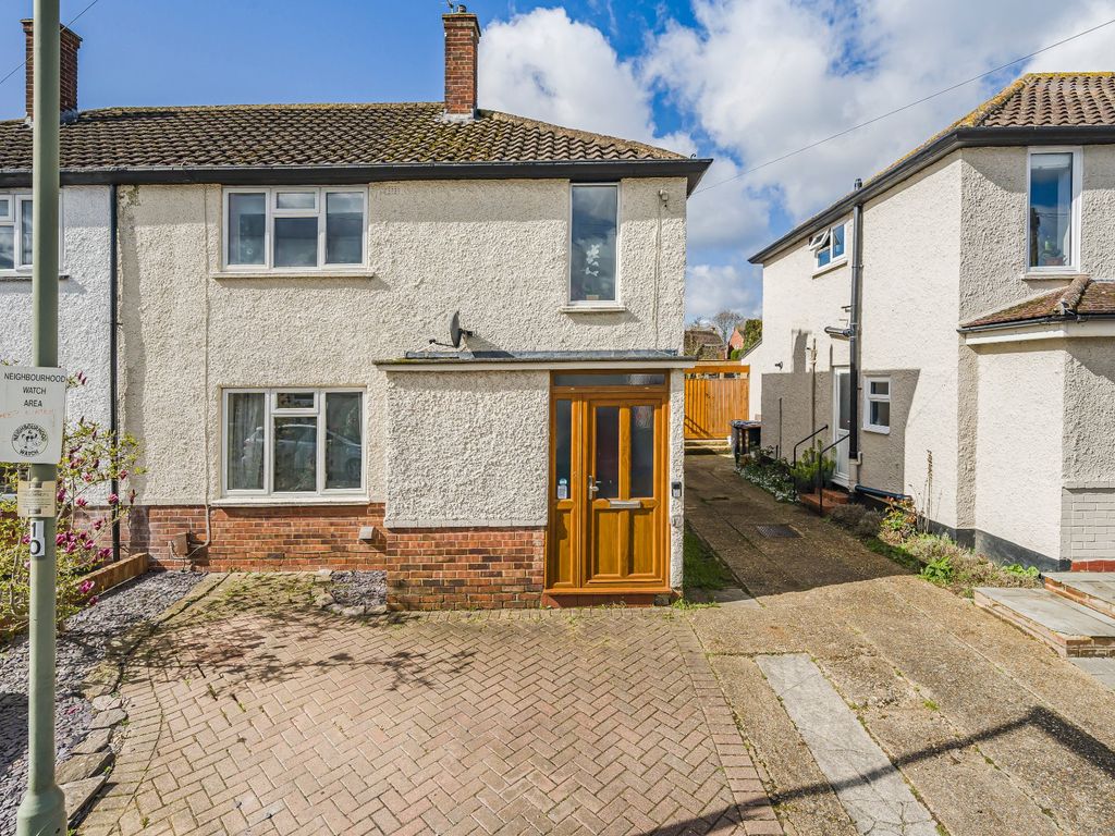 3 bed semidetached house for sale in Copthall Way, New Haw, Addlestone