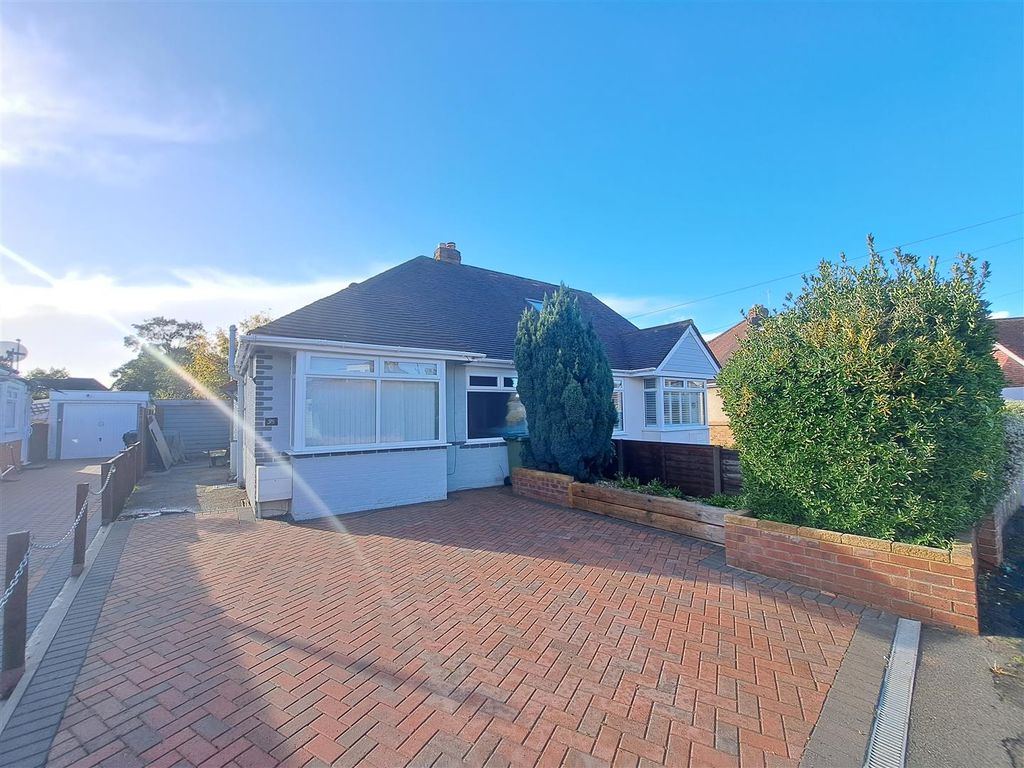 2 bed semidetached bungalow for sale in The Leaway, Portchester