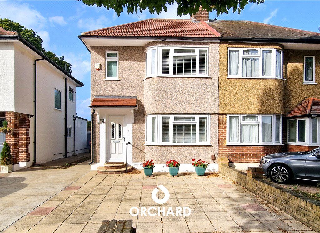 3 bed semidetached house for sale in Burnham Avenue, Ickenham