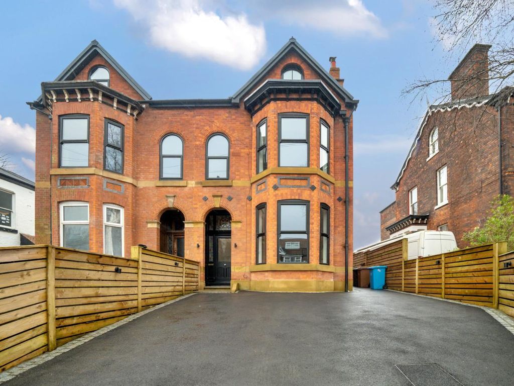 5 bed semidetached house for sale in Manchester Road, Swinton