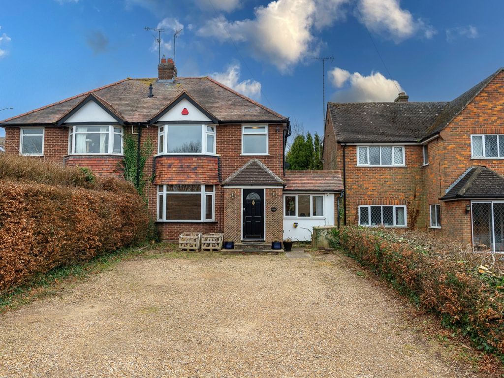 3 bed semidetached house for sale in Tring Road, Dunstable LU6, £